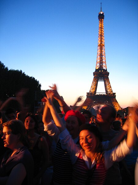 File:Bastille day in paris - eiffel wonder (862656775).jpg