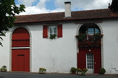 Ferme dans le village.