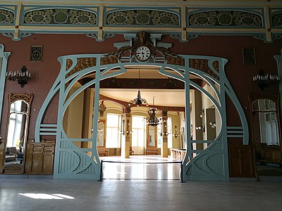 Whiplash motifs at Vitebsky railway station in Saint Petersburg by Sima Mihash and Stanislav Brzozowski (1904)