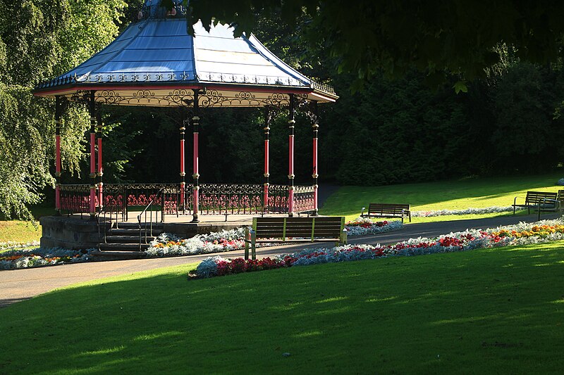 File:Bedwellty Bandstand Light and Shade.jpg