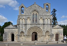 Église Saint-Vivien Pons Francemore images...