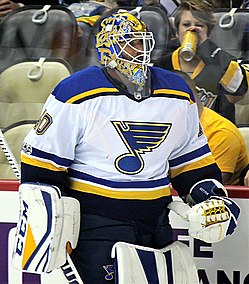 Carter Hutton 2017-10-04.jpg