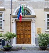 Palazzo Provaglio portone Brescia.jpg