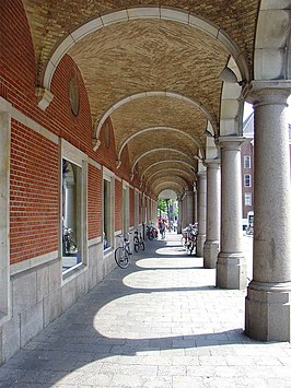 De Sint Jansstraat met zuilengalerij