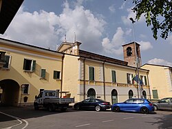 The Ghedi's city hall.