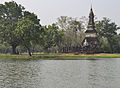 Wihan principal et Chedi principal en forme de bouton de lotus de Wat Traphan Ngoen