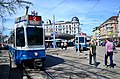 Nicht immer gelingt es in größeren Netzen jeder Linie eine eigene Farbe zuzuweisen, so teilen sich in Zürich die Linien 2 und 15 die Farbe Rot