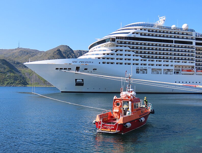 File:Honningsvåg Isfuglen (vessel) 03.jpg