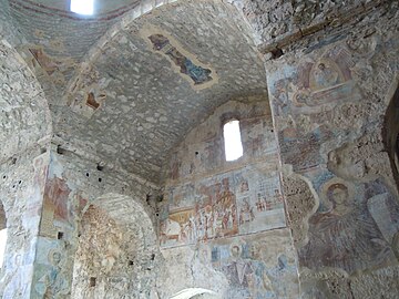 Fresques à l'intérieur de l'église.