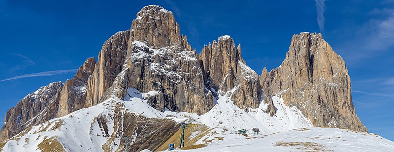 File:Langkofel group from Sellajoch Gherdëina.jpg