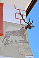 Tête de cerf au coin de la façade