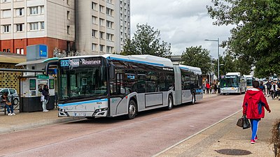 Solaris Urbino 18 de la RATP de la ligne 393 avec la livrée Île-de-France Mobilités.