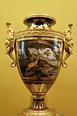 Un vas dintr-o pereche de vase de Clodion; 1817; porțelan; Luvru