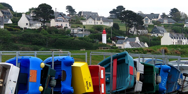 Dinghy in Port de l'Aber-Wrach, (France)