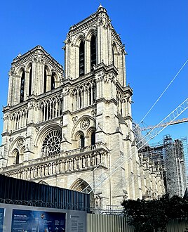 Southwest corner of Notre-Dame in September 2023