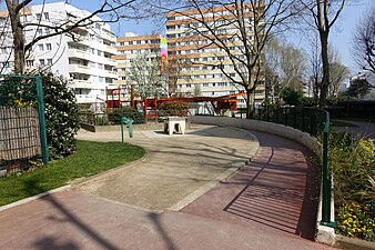 Square Gustave-Mesureur.