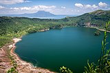 Main Crater Lake met Vulcan Point.