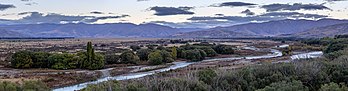 Vista panorâmica do rio Ahuriri antes do amanhecer, região de Canterbury, Nova Zelândia (definição 12 379 × 3 251)