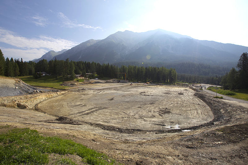 File:Biathlon Arena Lenzerheide, Bauarbeiten des Stadionareals 03.jpg