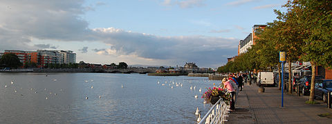 Limerick ved elven Shannon, sett fra kaien Bishop's Quay