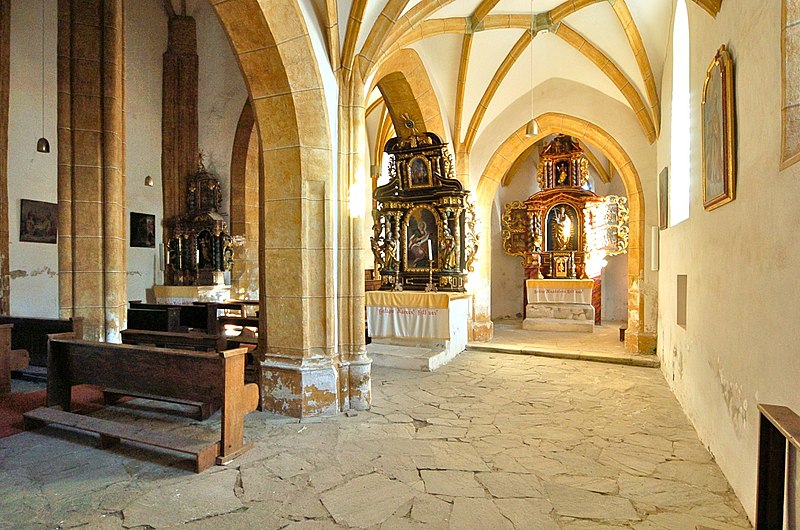 File:Magdalensberg Gipfelkirche suedliches Seitenschiff 20122007 228.jpg