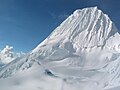 Der Berg Alpamayo in den peruanischen Anden