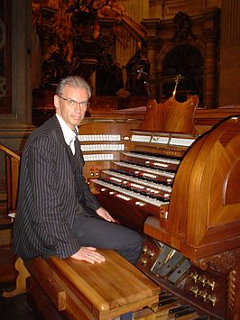 Als organist op het orgel van de Sint-Pietersbasiliek in Vaticaanstad op maandag 26 november 2012