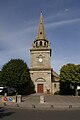 L'église paroissiale Saint-Pierre : façade et clocher.