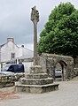 Le calvaire de l'enclos paroissial, vue d'ensemble.