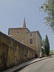 Le chevet vu depuis le chemin de l'église.