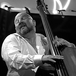 Hein van de Geyn in concert als lid van het "André Ceccarelli Trio" op 8 augustus 2007 tijdens het "Cap Jazz" festival op Cap d'Ail aan de Côte d'Azur (Frankrijk).