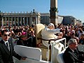 Johannes Paul II i Peterskirken september 2001.