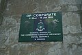 Plaque commémorative au Commando Logistics Regiment des Royal Marines.