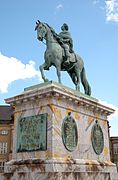 Estatua ecuestre de Federico V de Dinamarca[33]​ en el palacio de Amalienborg de Copenhague, de Jacques Saly (1754).