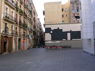 Un Chillida a la Plaça dels Àngels