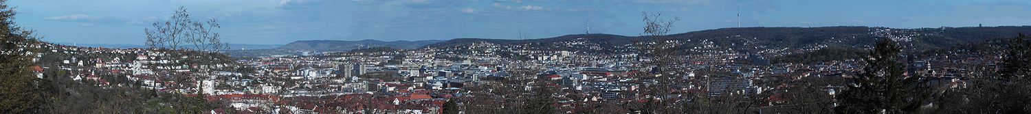 Panorama Štutgarta prema jugoistoku. Od doline rijeke Nekar lijevo se uzdižu neboderi u centru grada. Južni i zapadni dio grada prikazani su desno.