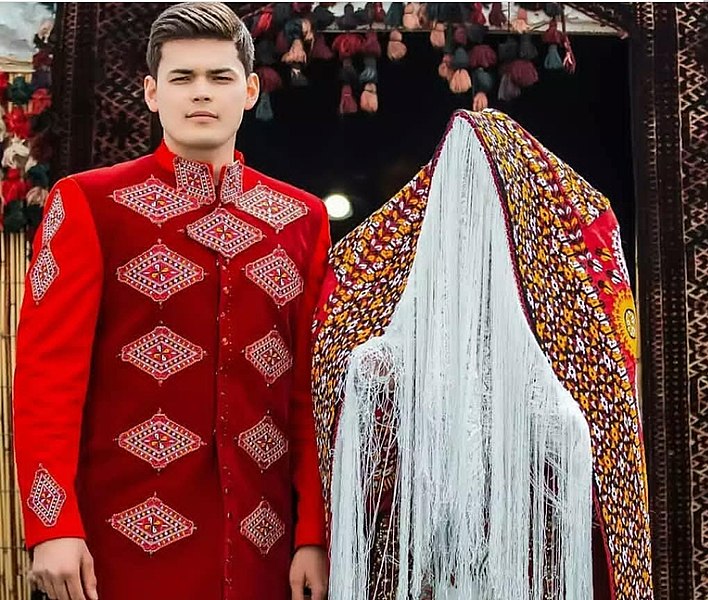 File:Turkmen wedding clothes.jpg