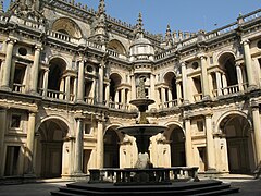 Claustro del convento de Cristo de Tomar, de Diogo de Torralva y Filippo Terzi.