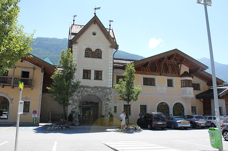 File:Trofana Tyrol, Mils bei Imst, Austria - panoramio.jpg