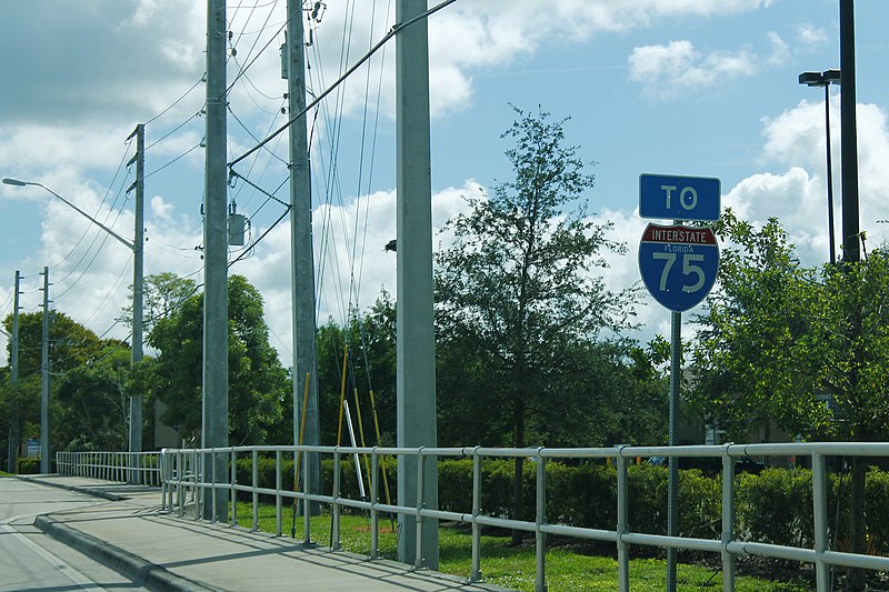 File:CR846wRoadside-ToInt75FLsign (31445470505).jpg