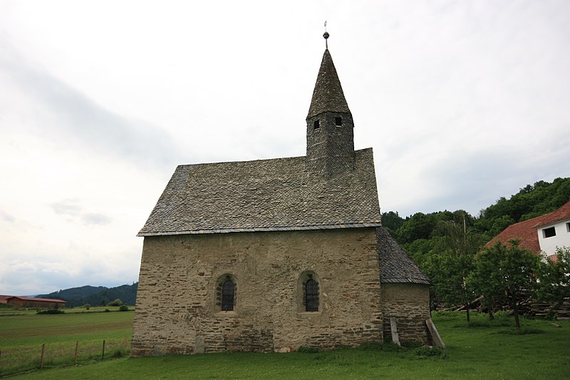 File:Romanische Kirche in Rabenstein bei Althofen.JPG