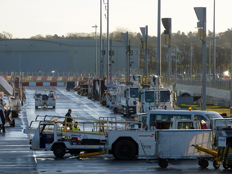 File:Airside at Edinburgh Airport - geograph.org.uk - 6002687.jpg