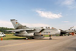 Német Panavia Tornado IDS (Radom AirShow 2005). A törzs alatt Recce felderítő konténer van függesztve