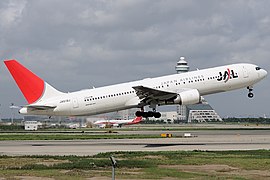 Boeing 767-346-ER, Japan Airlines - JAL AN2115732.jpg