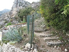 Les dernières pentes du chemin de Nietzsche à Èze-sur-mer