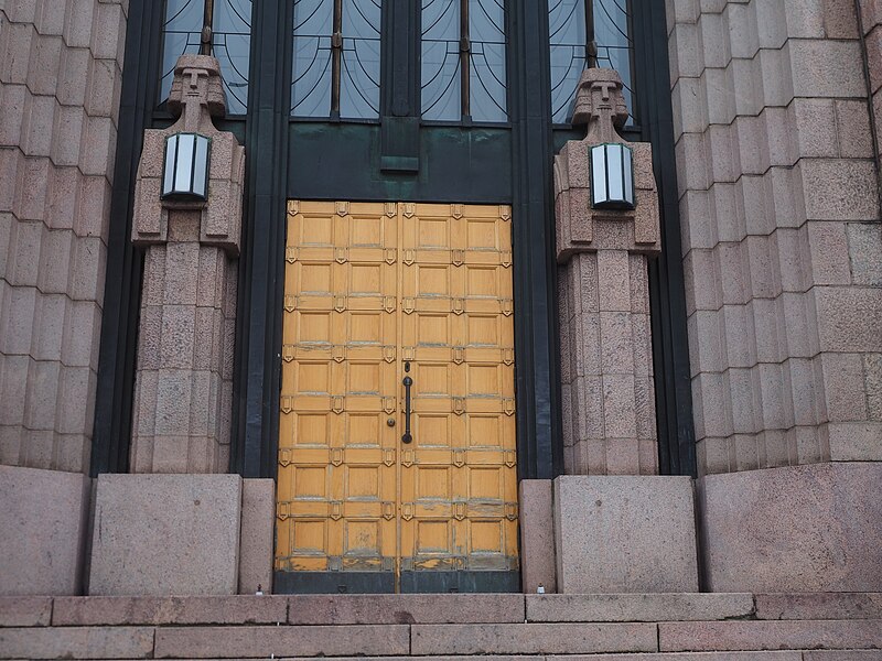 File:Door to presidential lounge at Helsinki Central railway station in April 2024.jpg