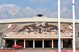 Estadio olímpico universitario, relieves de Diego Rivera.