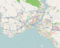 Mapa konturowa Stambułu, w centrum znajduje się punkt z opisem „Meczet Fatih w Stambule”