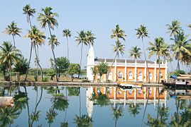 Iglesia de Bethlaham en el lago Vembanad