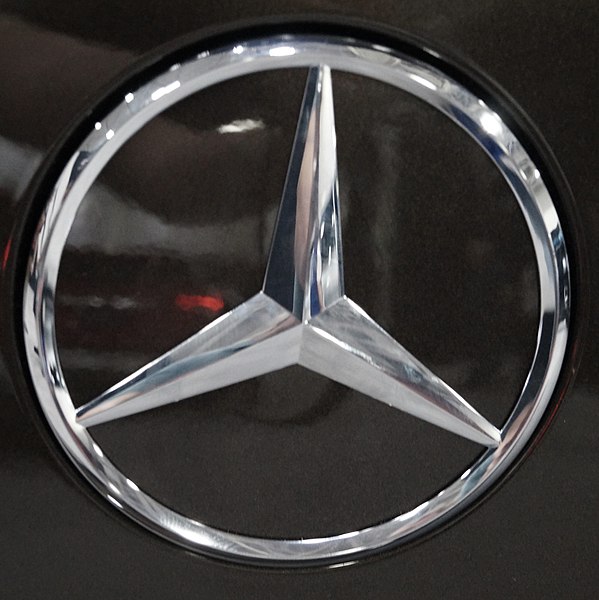 File:Mercedes Benz (25674527261).jpg